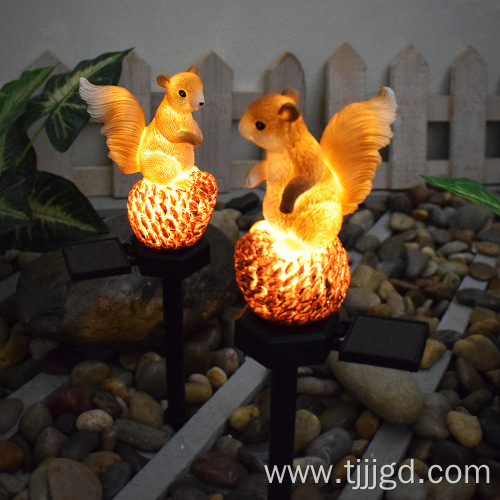 Squirrel Shaped Courtyard Lamp